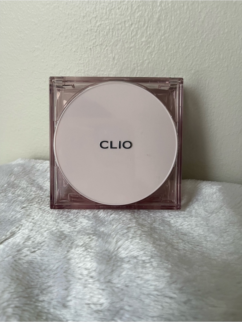 Clio Cushion Foundation Compact in Pale Pink and Rose